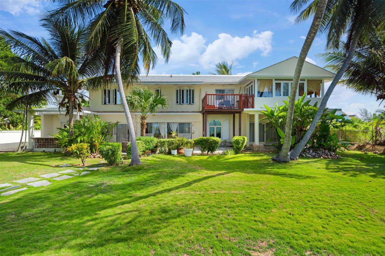 6. Single Family Homes for Sale at Coral Harbour, Nassau and Paradise Island, Bahamas
