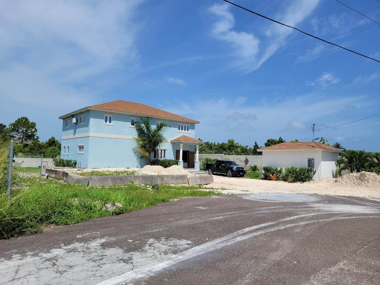 1. Single Family Homes for Sale at Carmichael Road, Nassau and Paradise Island, Bahamas