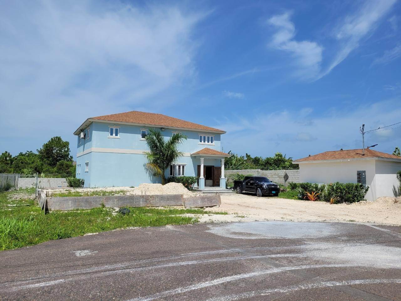 3. Single Family Homes for Sale at Carmichael Road, Nassau and Paradise Island, Bahamas