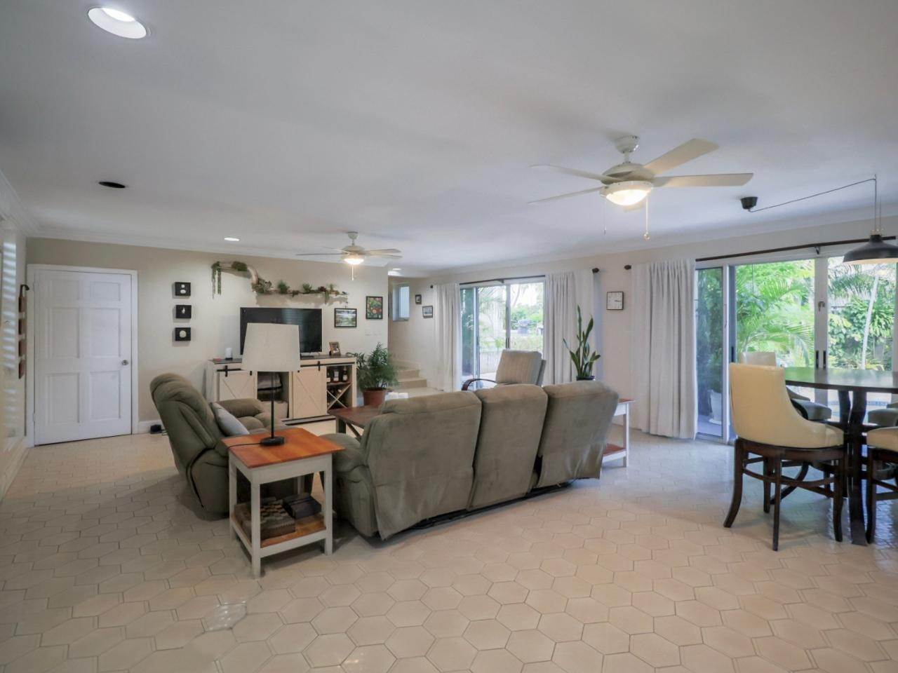 7. Single Family Homes for Sale at Winton Estates, Winton, Nassau and Paradise Island, Bahamas