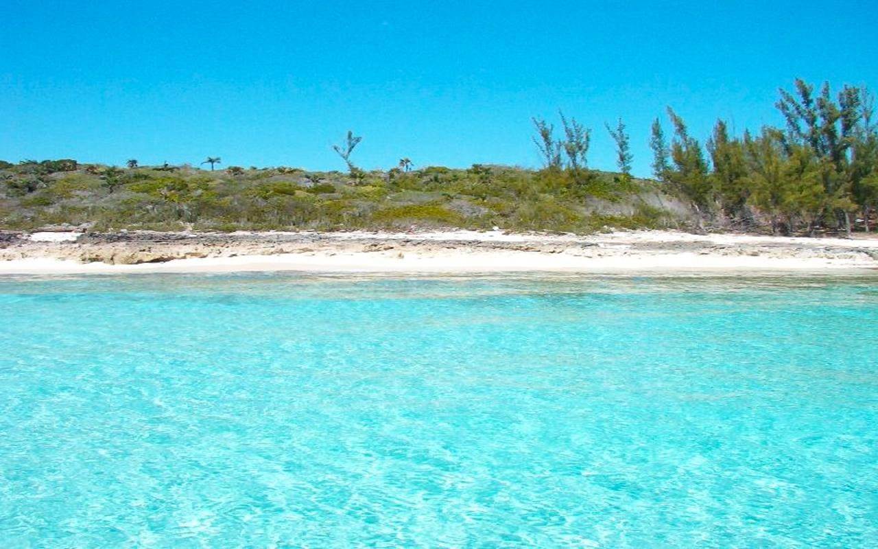1. Lots / Acreage for Sale at Whale Cay, Berry Islands, Bahamas