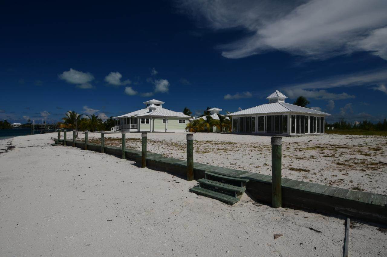 18. Single Family Homes pour l Vente à Windward Beach, Treasure Cay, Abaco, Bahamas