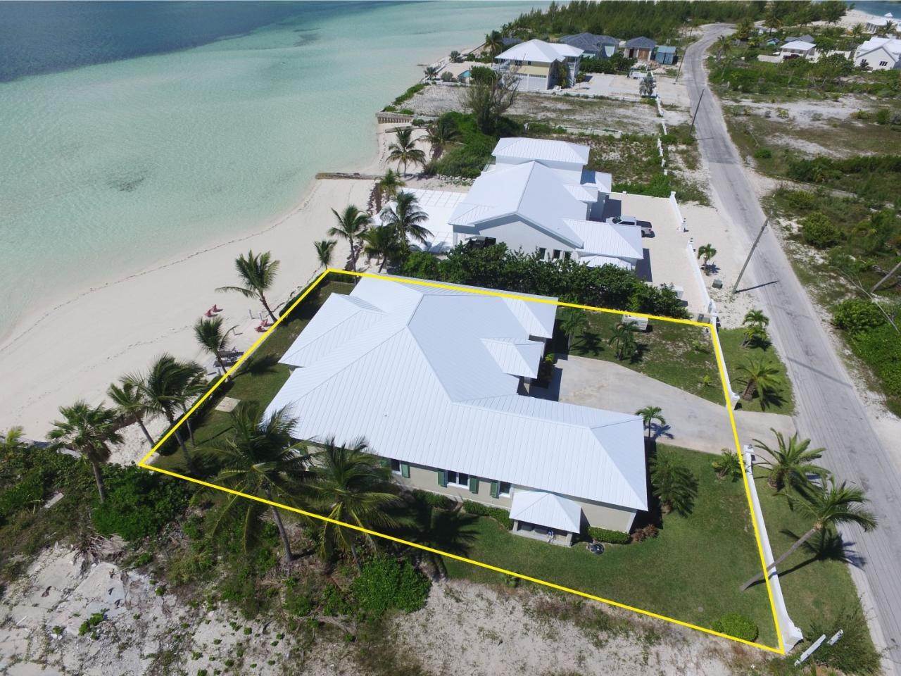 Single Family Homes für Verkauf beim Windward Beach, Treasure Cay, Abaco, Bahamas