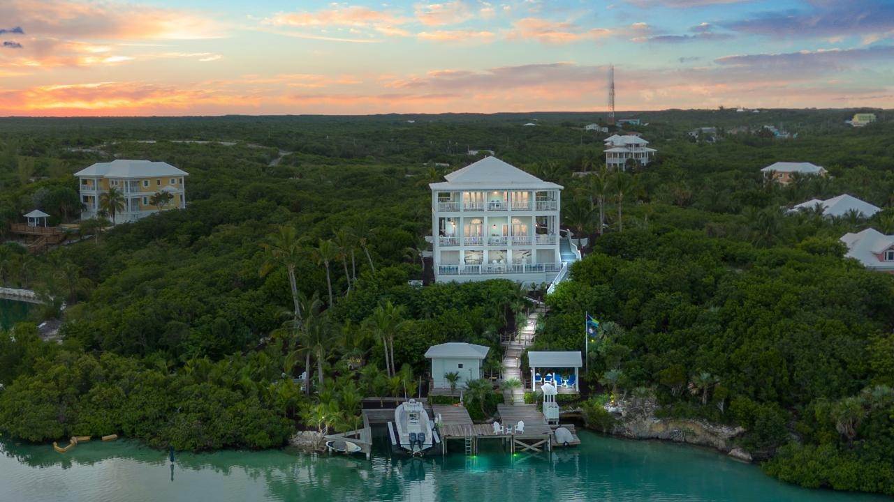 Single Family Homes 为 销售 在 February Point, 伊克苏马海, 巴哈马