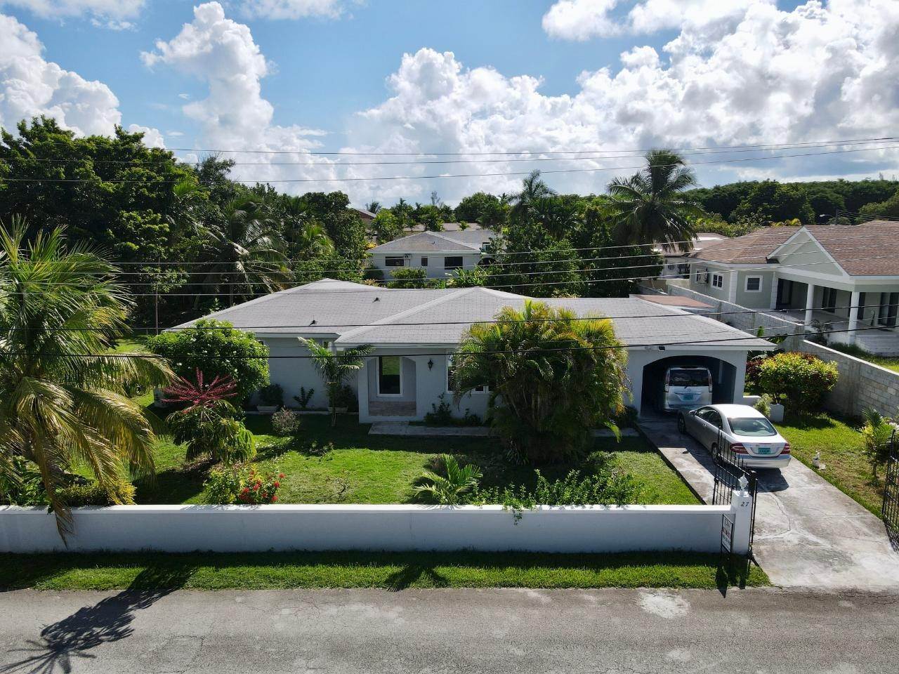 1. Single Family Homes for Sale at Nassau, Nassau and Paradise Island, Bahamas