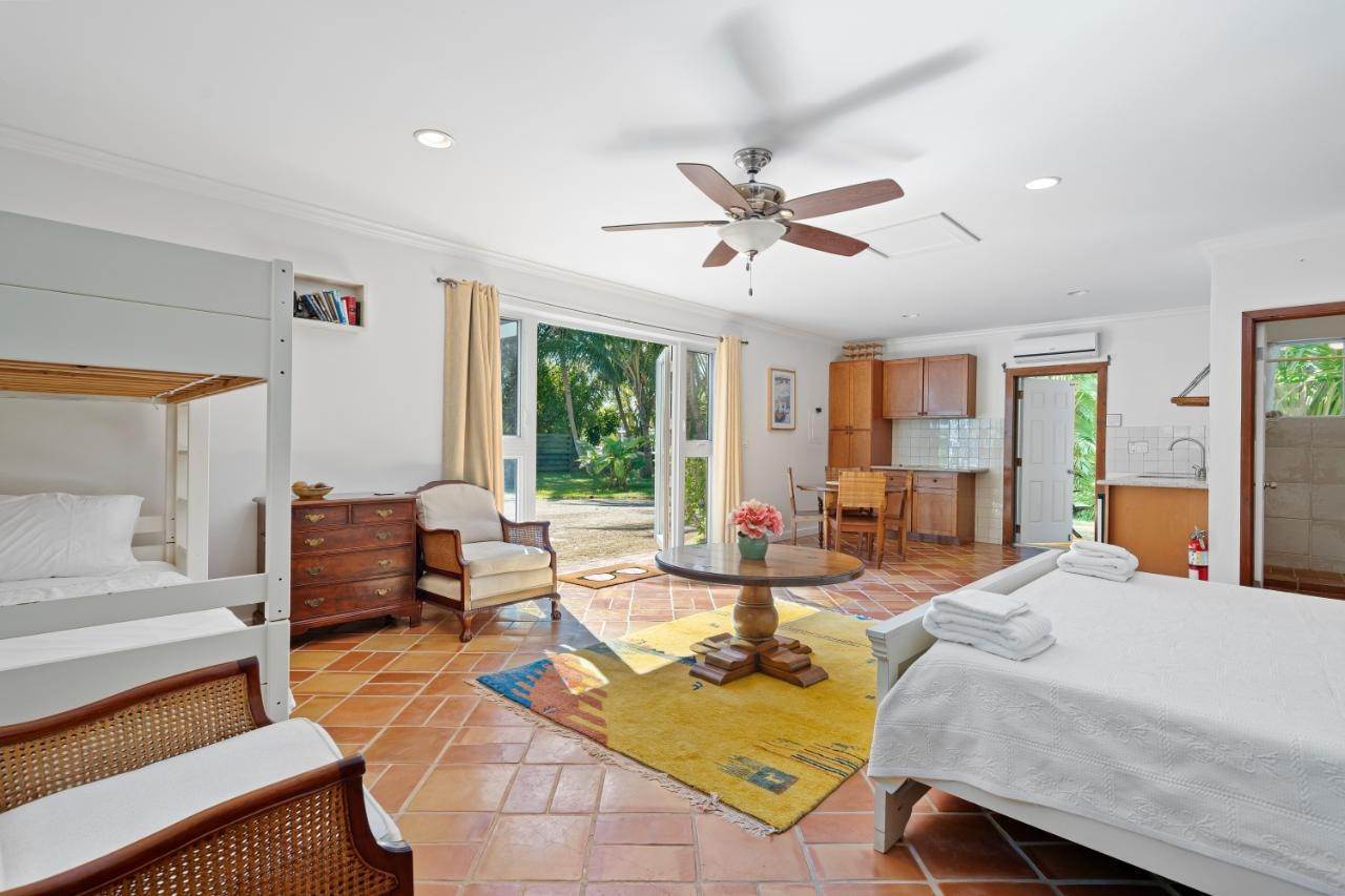 19. Single Family Homes for Sale at Eastern Road, Nassau and Paradise Island, Bahamas