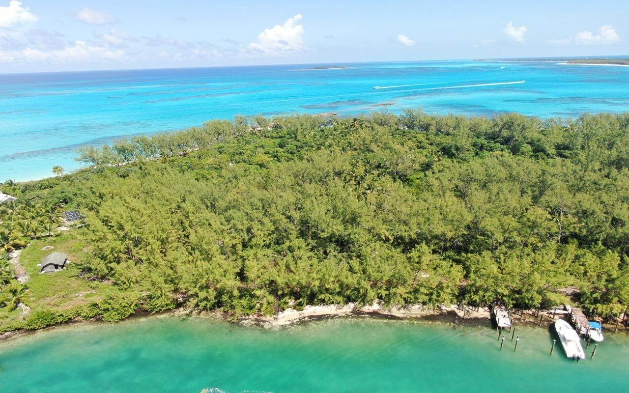 7. Lots / Acreage for Sale at Rose Island, Nassau and Paradise Island, Bahamas