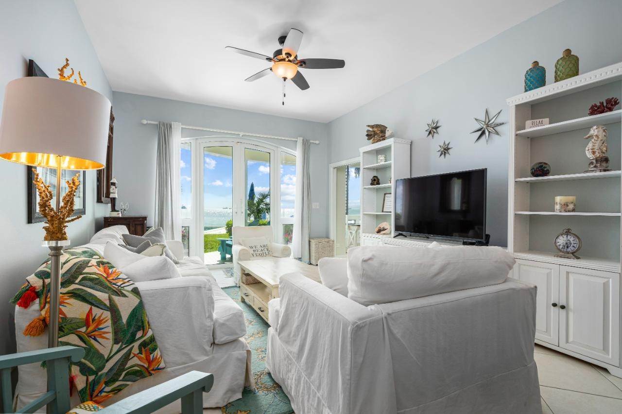 Condominiums für Verkauf beim Royall Beach Estates, South Ocean, New Providence/Nassau, Bahamas