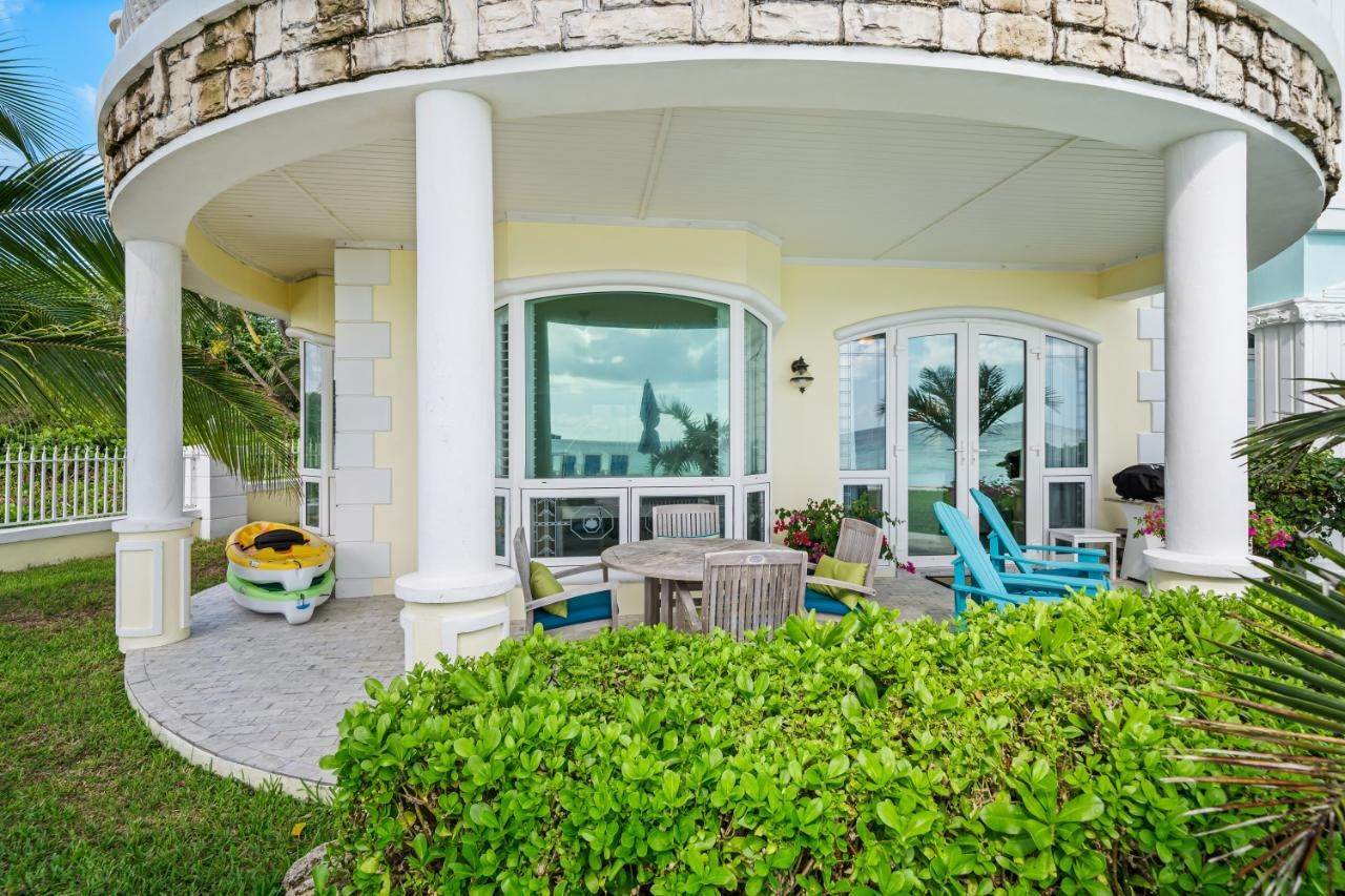 20. Condominiums for Sale at Royall Beach Estates, South Ocean, Nassau and Paradise Island, Bahamas