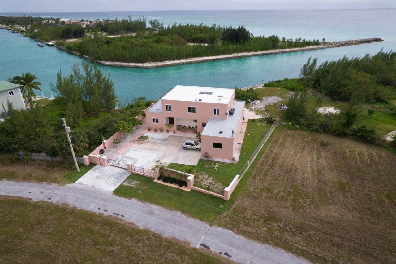 16. Single Family Homes for Sale at Bahamia, Freeport and Grand Bahama, Bahamas