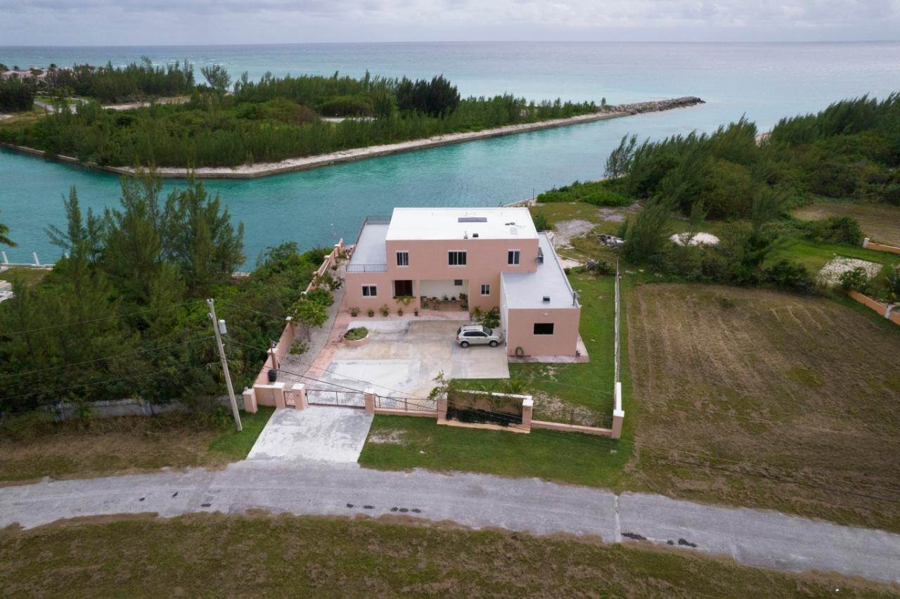 17. Single Family Homes for Sale at Bahamia, Freeport and Grand Bahama, Bahamas
