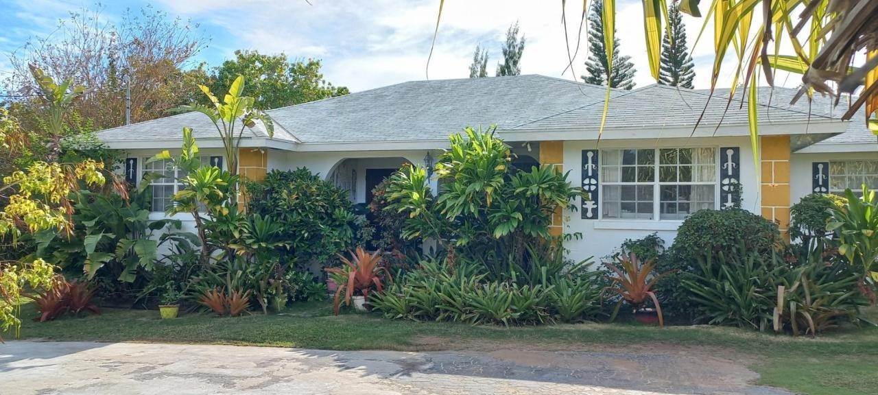 1. Single Family Homes for Sale at Tarpum Bay, Eleuthera, Bahamas