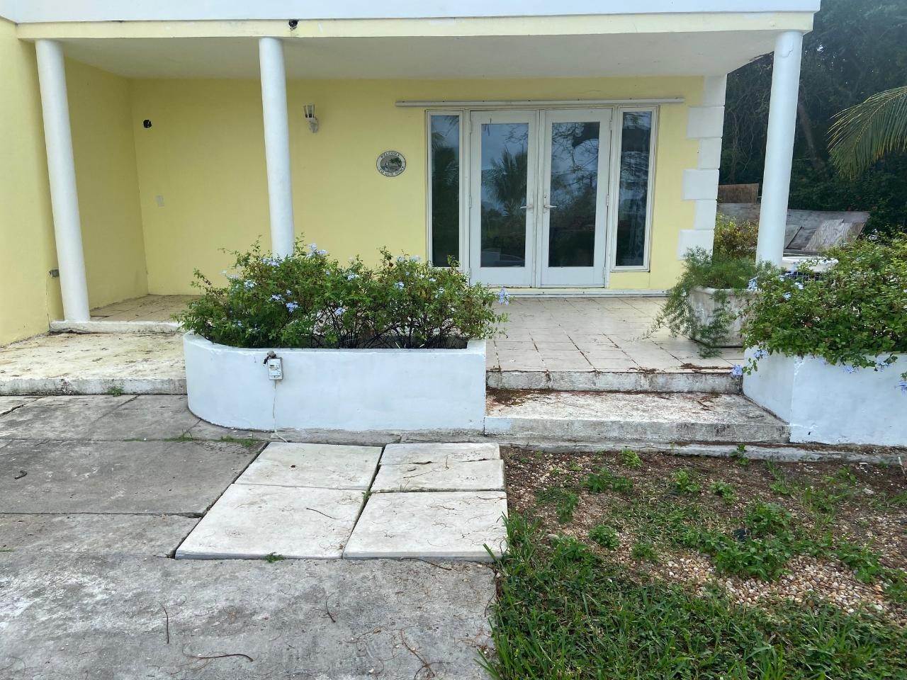 20. Condominiums at Winton Estates, Winton, Nassau and Paradise Island, Bahamas