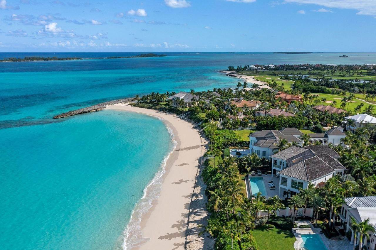 3. Single Family Homes pour l Vente à Ocean Club Estates, Paradise Island, New Providence/Nassau, Bahamas