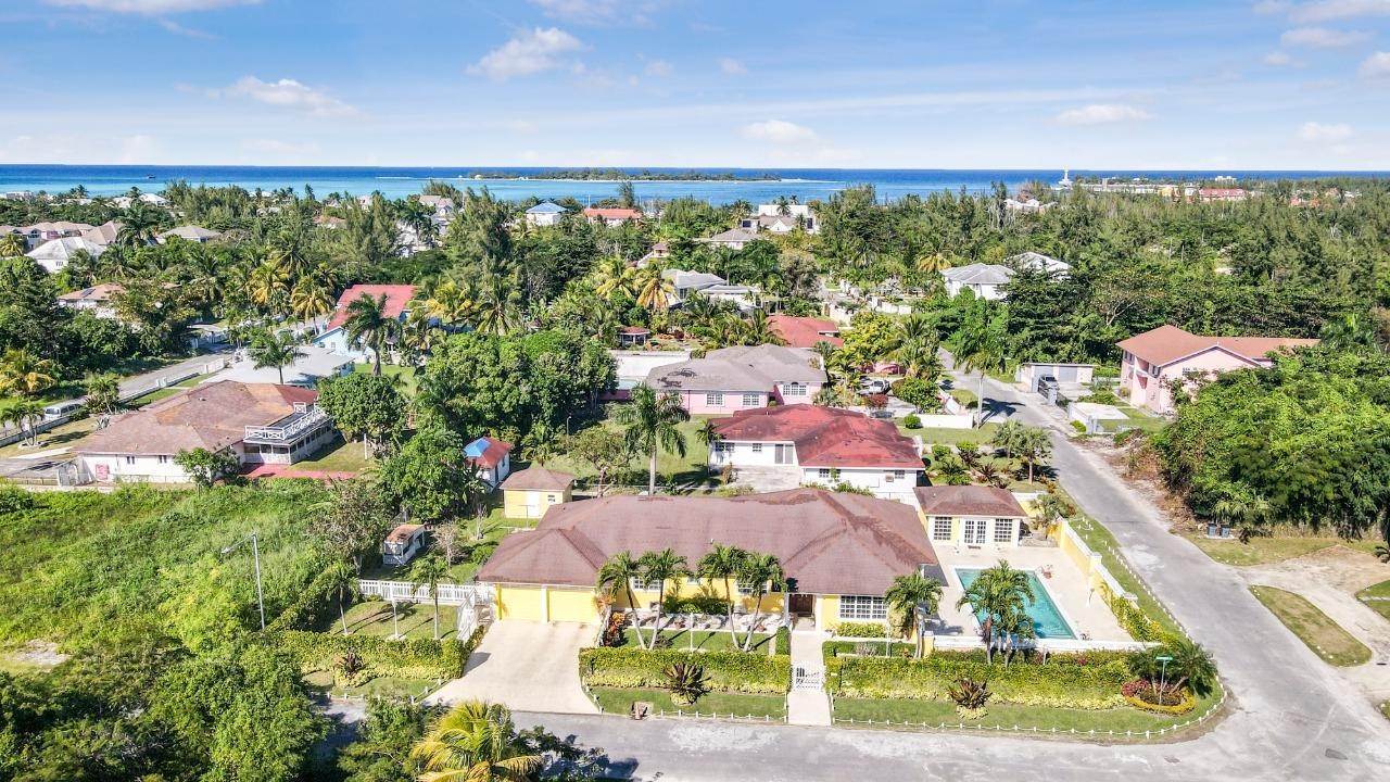 6. Single Family Homes for Sale at Vista Marina, West Bay Street, Nassau and Paradise Island, Bahamas