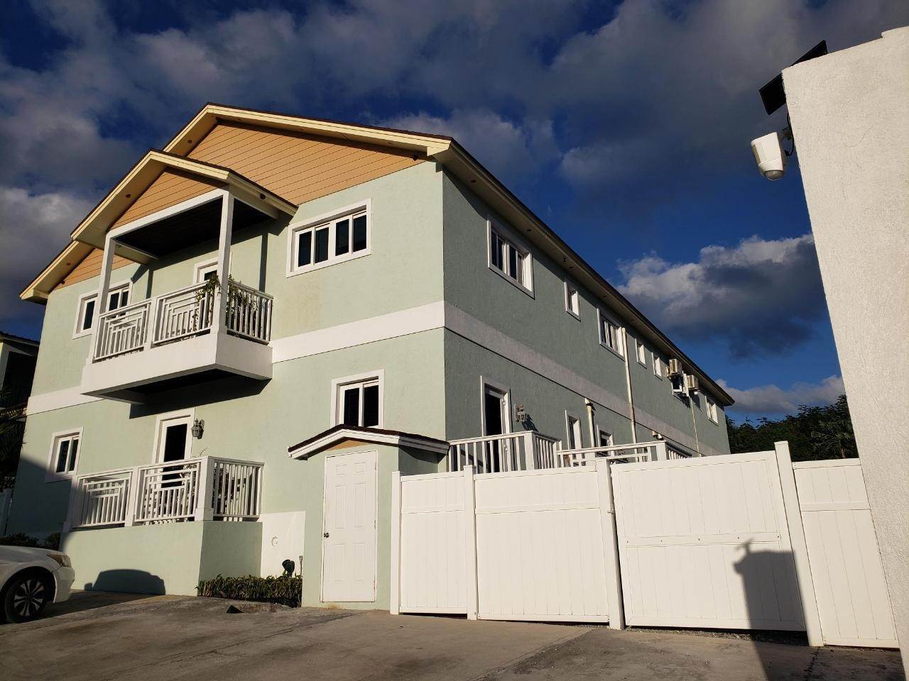 20. Condominiums at West Bay Street, Nassau and Paradise Island, Bahamas