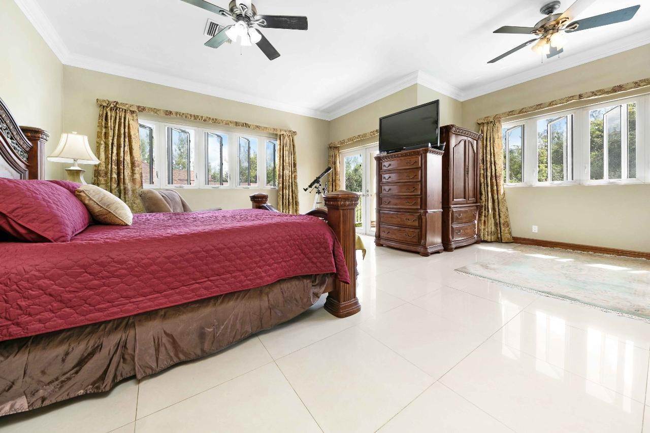 19. Single Family Homes for Sale at Other Nassau and Paradise Island, Nassau and Paradise Island, Bahamas