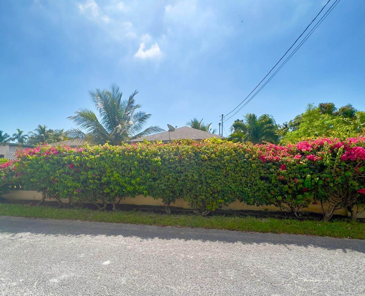 10. Single Family Homes for Sale at Carmichael Road, Nassau and Paradise Island, Bahamas
