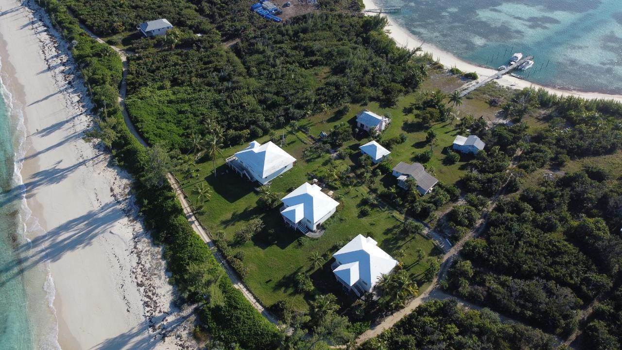 2. Single Family Homes pour l Vente à Green Turtle Cay, Abaco, Bahamas