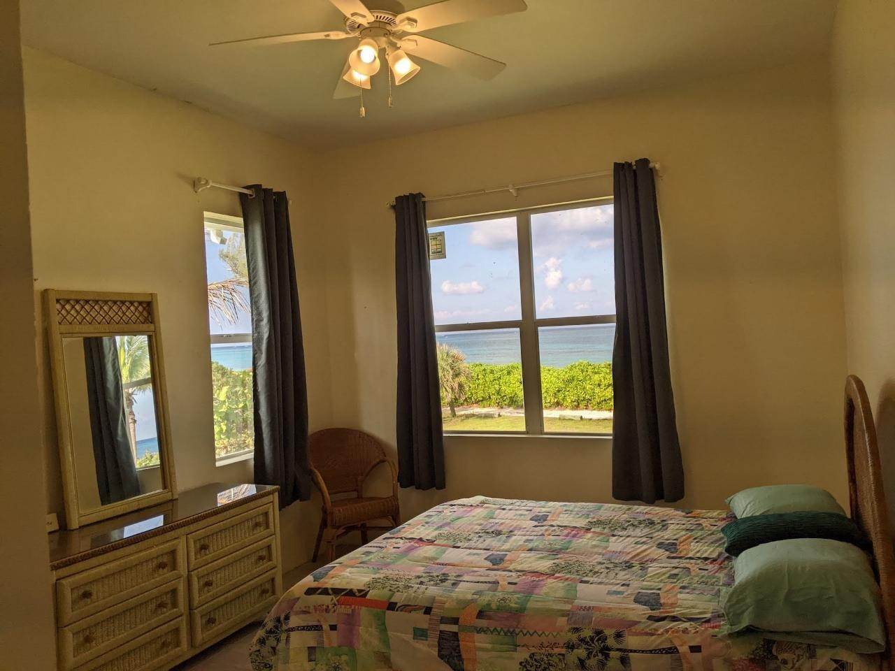 15. Single Family Homes for Sale at Green Turtle Cay, Abaco, Bahamas
