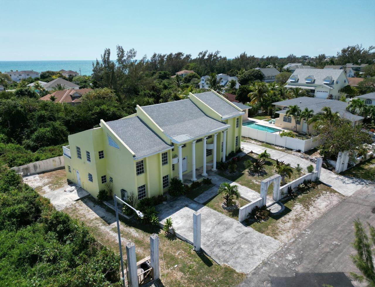 12. Single Family Homes at Prince Charles Drive, Nassau and Paradise Island, Bahamas