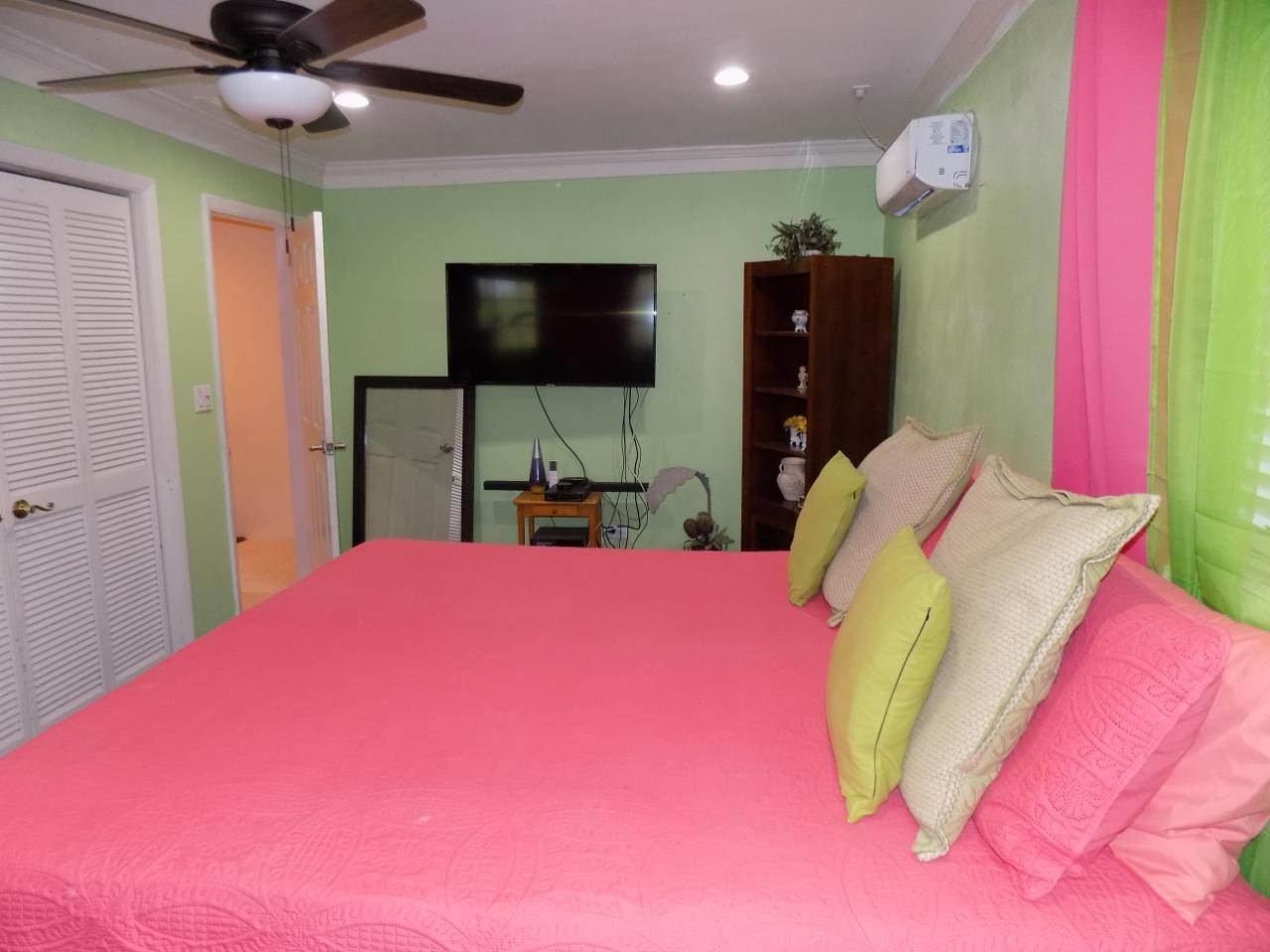 18. Single Family Homes at Coral Harbour, Nassau and Paradise Island, Bahamas