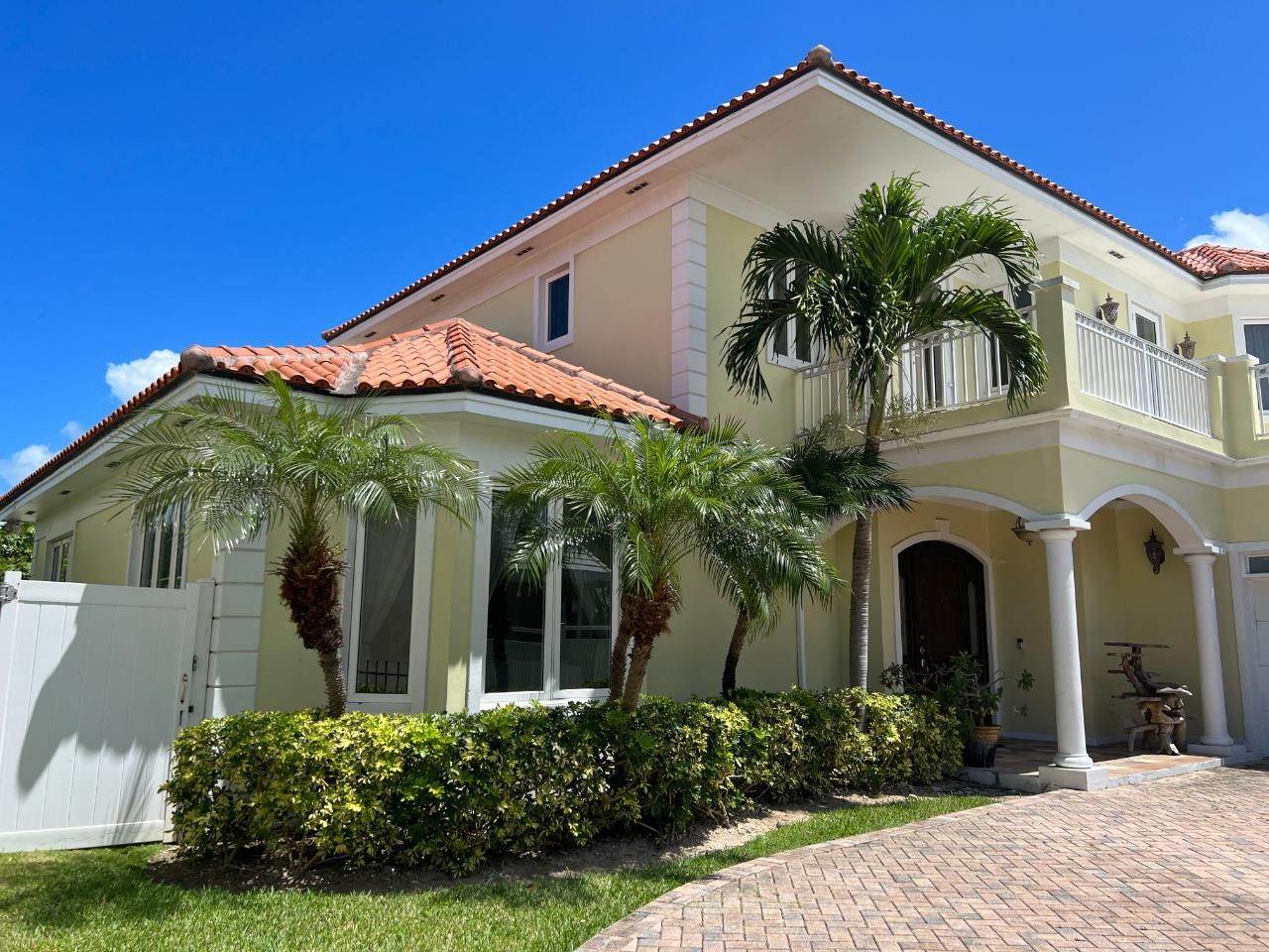 2. Single Family Homes for Sale at Palatial Estates, Paradise Island, Nassau and Paradise Island, Bahamas