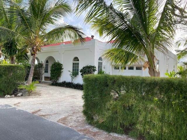 Single Family Homes für Verkauf beim Savannah Sound, Eleuthera, Bahamas