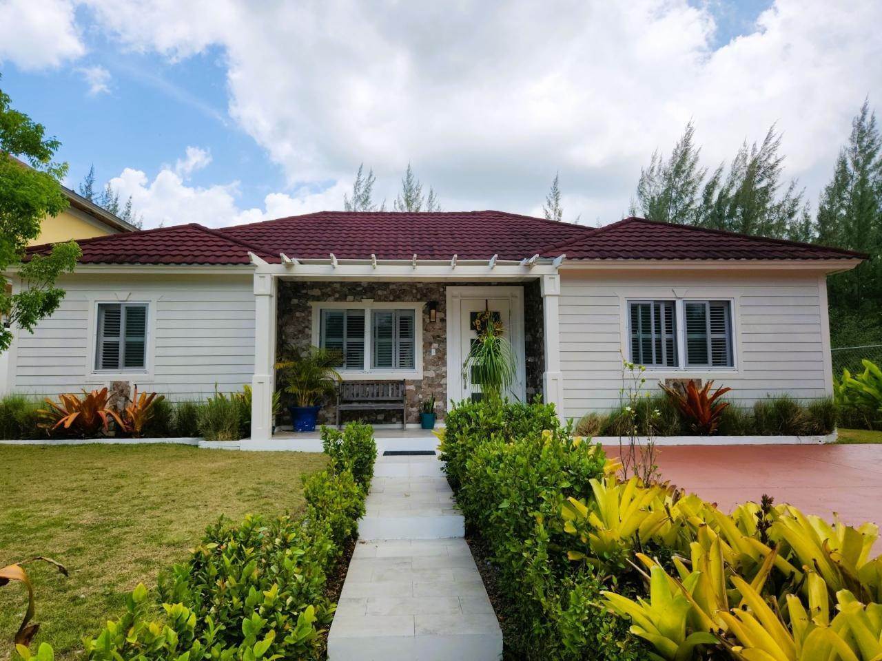 2. Single Family Homes for Sale at Turnberry, Charlotteville, Nassau and Paradise Island, Bahamas