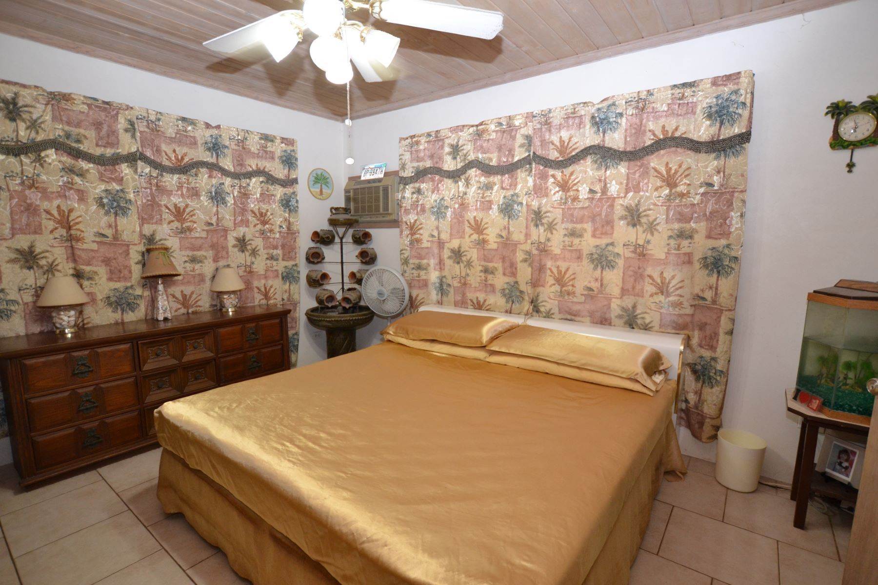 7. Single Family Homes for Sale at Hilltop Tuck-Away Spanish Wells, Eleuthera, Bahamas