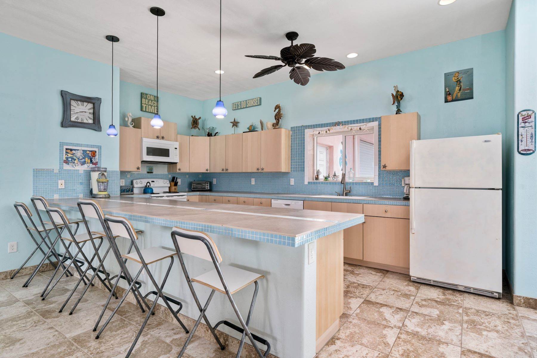 5. Single Family Homes für Verkauf beim Baybreeze House in Bennett's Harbour Cat Island, Cat Island, Bahamas