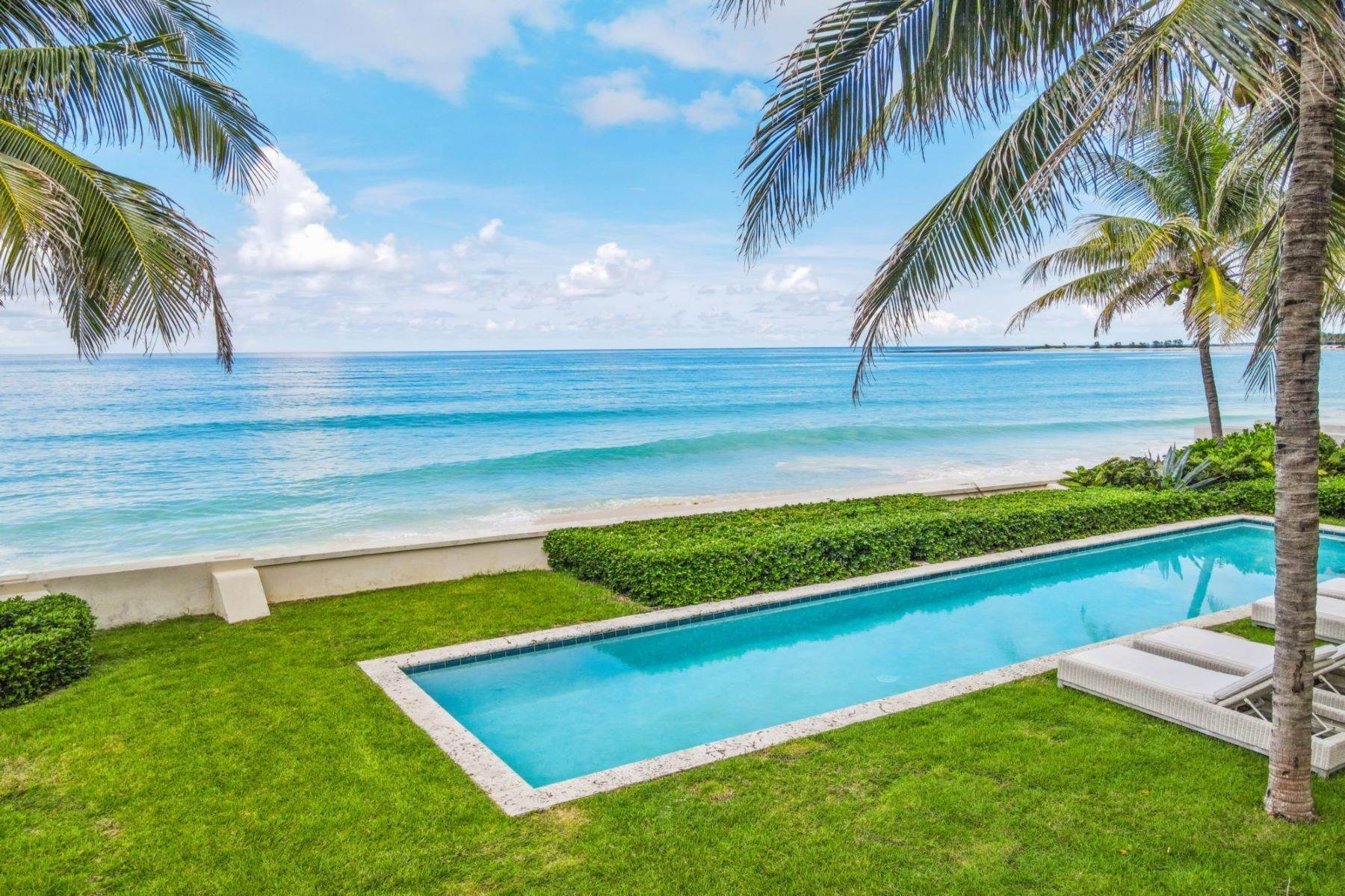 32. Single Family Homes 为 销售 在 Beach House Villa 3 天堂岛, 新普罗维登斯/拿骚, 巴哈马