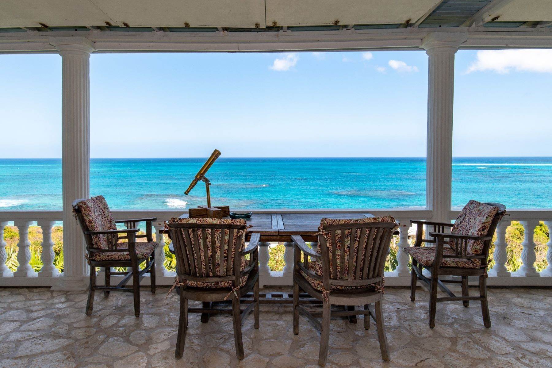 2. Single Family Homes pour l Vente à Hilltop Home with Ocean View & Pool Governors Harbour, Eleuthera, Bahamas