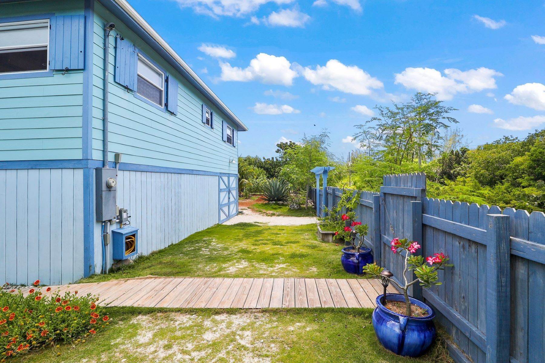 23. Single Family Homes for Sale at Whale Point, Eleuthera, Bahamas