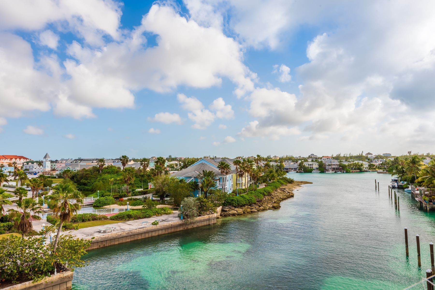 20. Condominiums for Sale at 30 Beach Lane, Sandyport Sandyport, Cable Beach, Nassau and Paradise Island, Bahamas