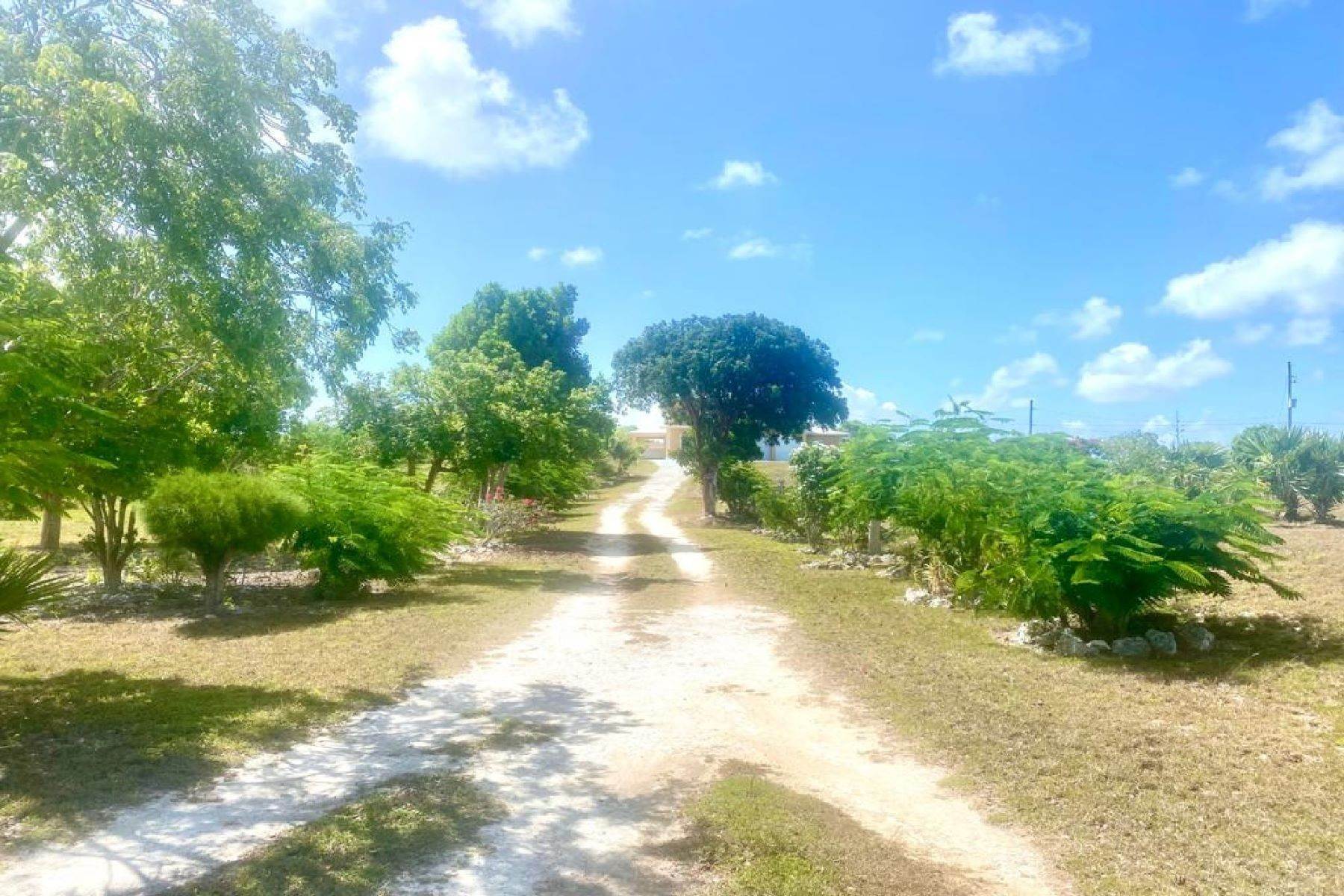 27. Single Family Homes for Sale at Wemyss Bight, Eleuthera, Bahamas