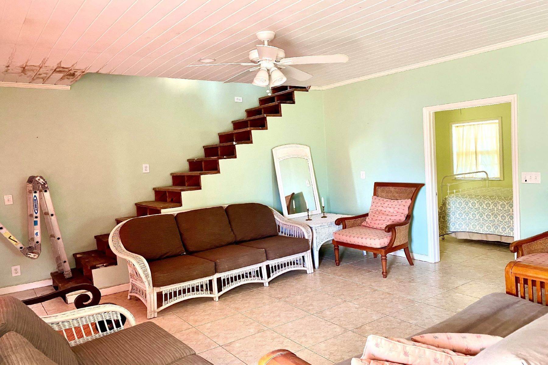 8. Single Family Homes pour l Vente à FOR THOSE WHO HAVE A VISION Savannah Sound, Eleuthera, Bahamas