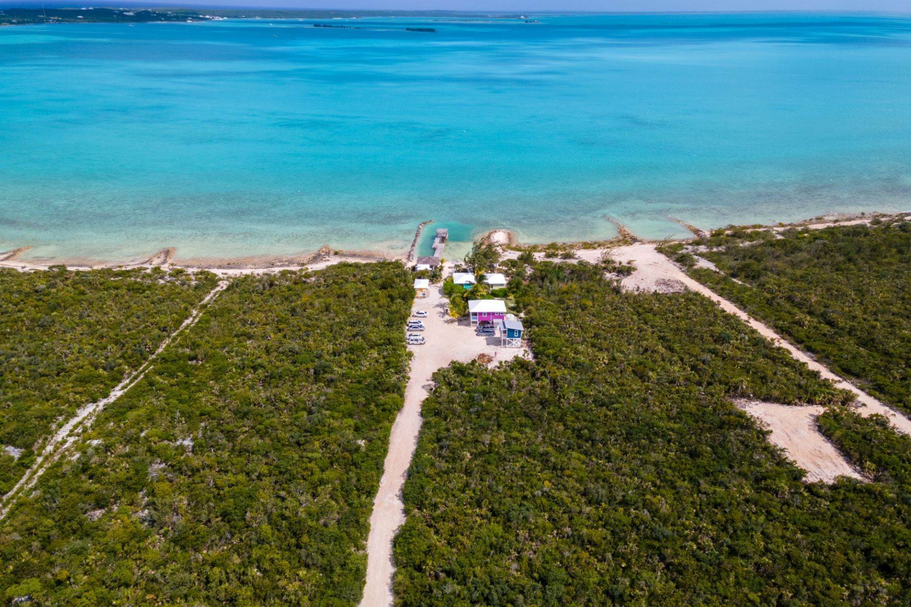 3. Single Family Homes por un Venta en Thompson Bay, Long Island, Bahamas