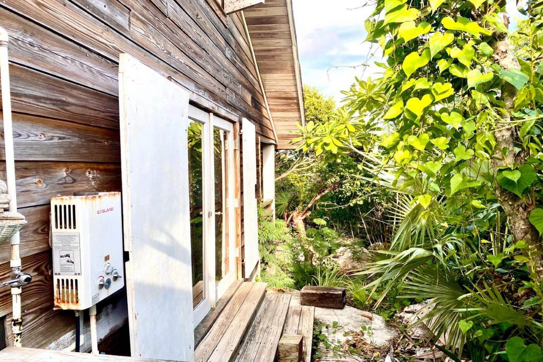 10. Single Family Homes for Sale at La Choza Surf Cottage Eleuthera Island Shores, Gregory Town, Eleuthera, Bahamas