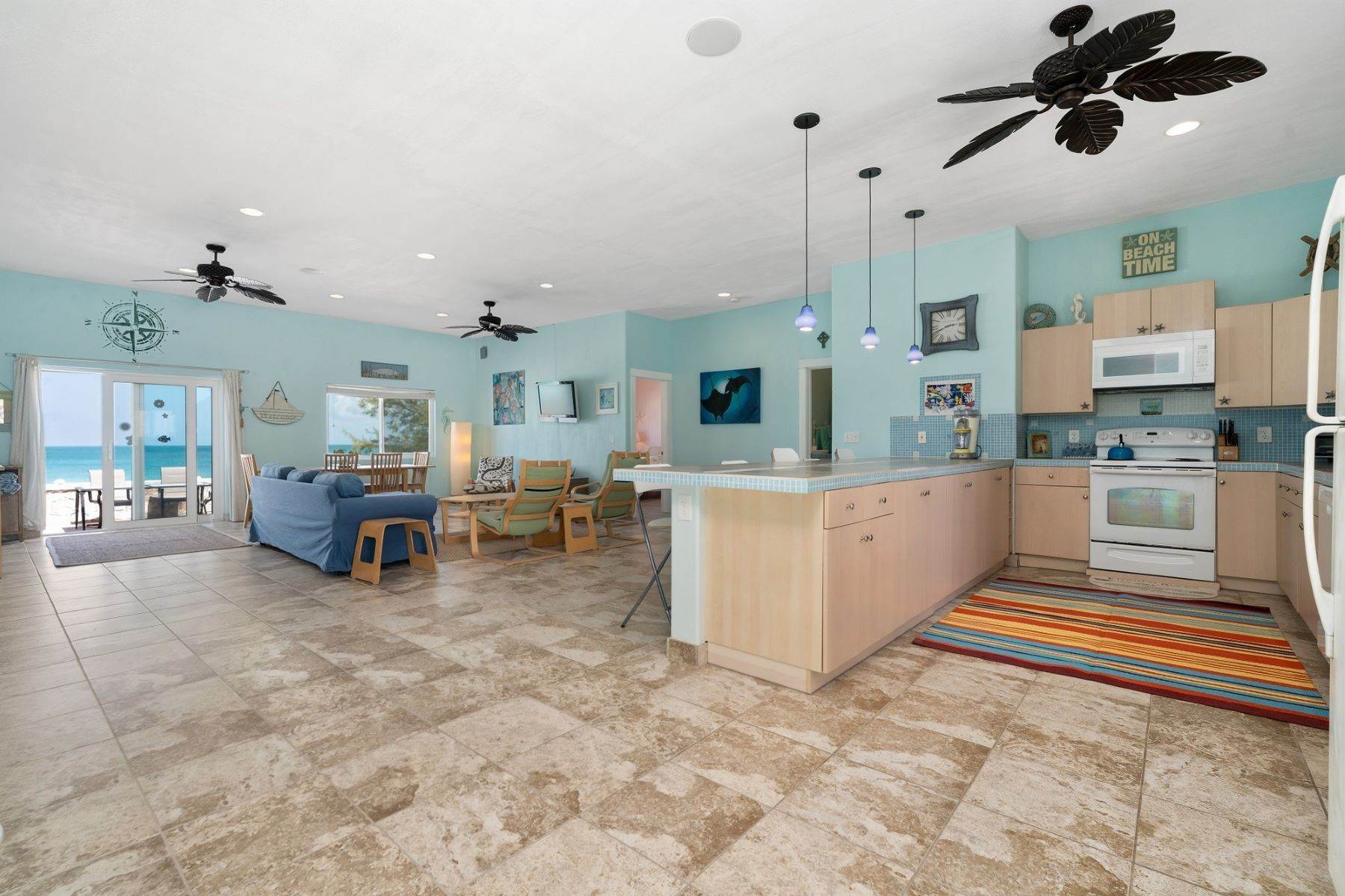 3. Single Family Homes 为 销售 在 Baybreeze House in Bennett's Harbour Cat Island, 卡特岛, 巴哈马