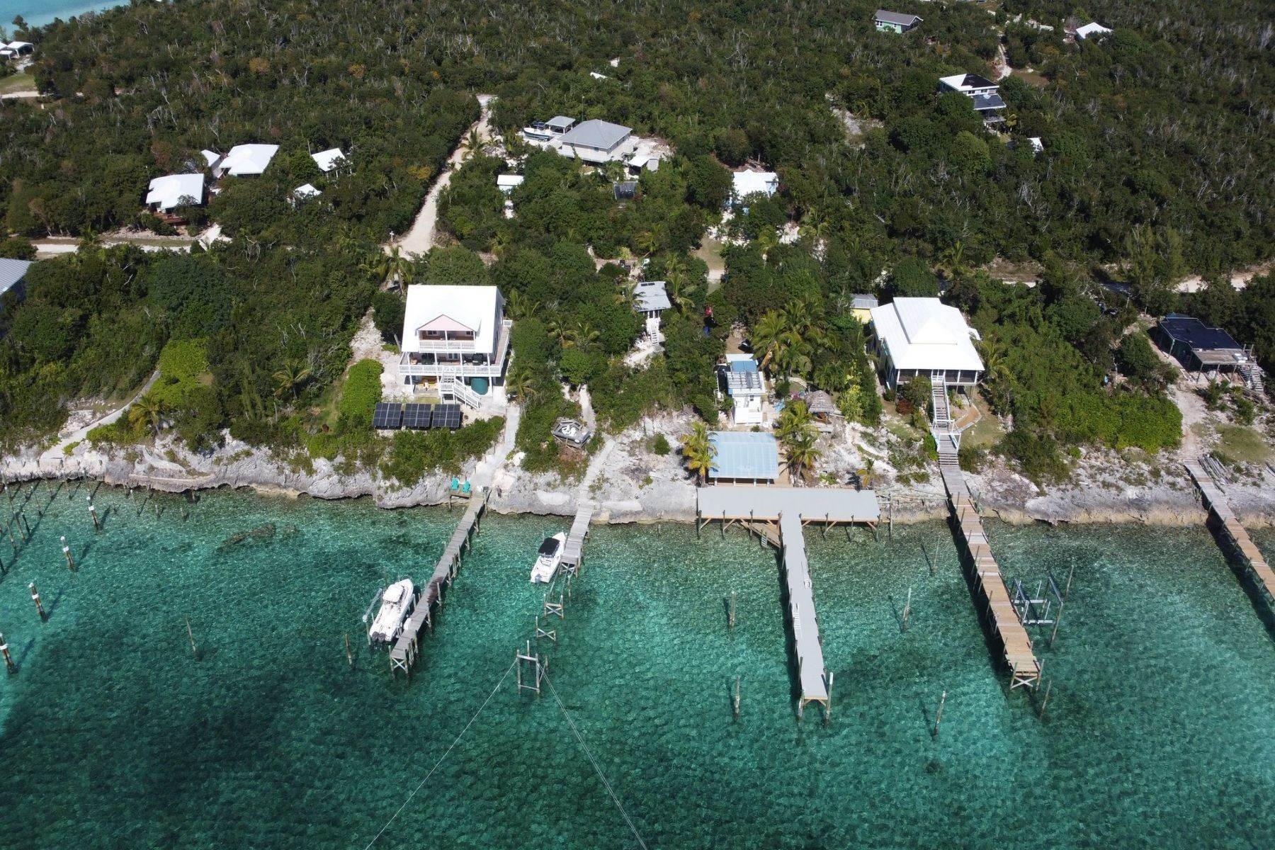 4. Single Family Homes pour l Vente à Abaco Ocean Club, Lubbers Quarters, Abaco, Bahamas