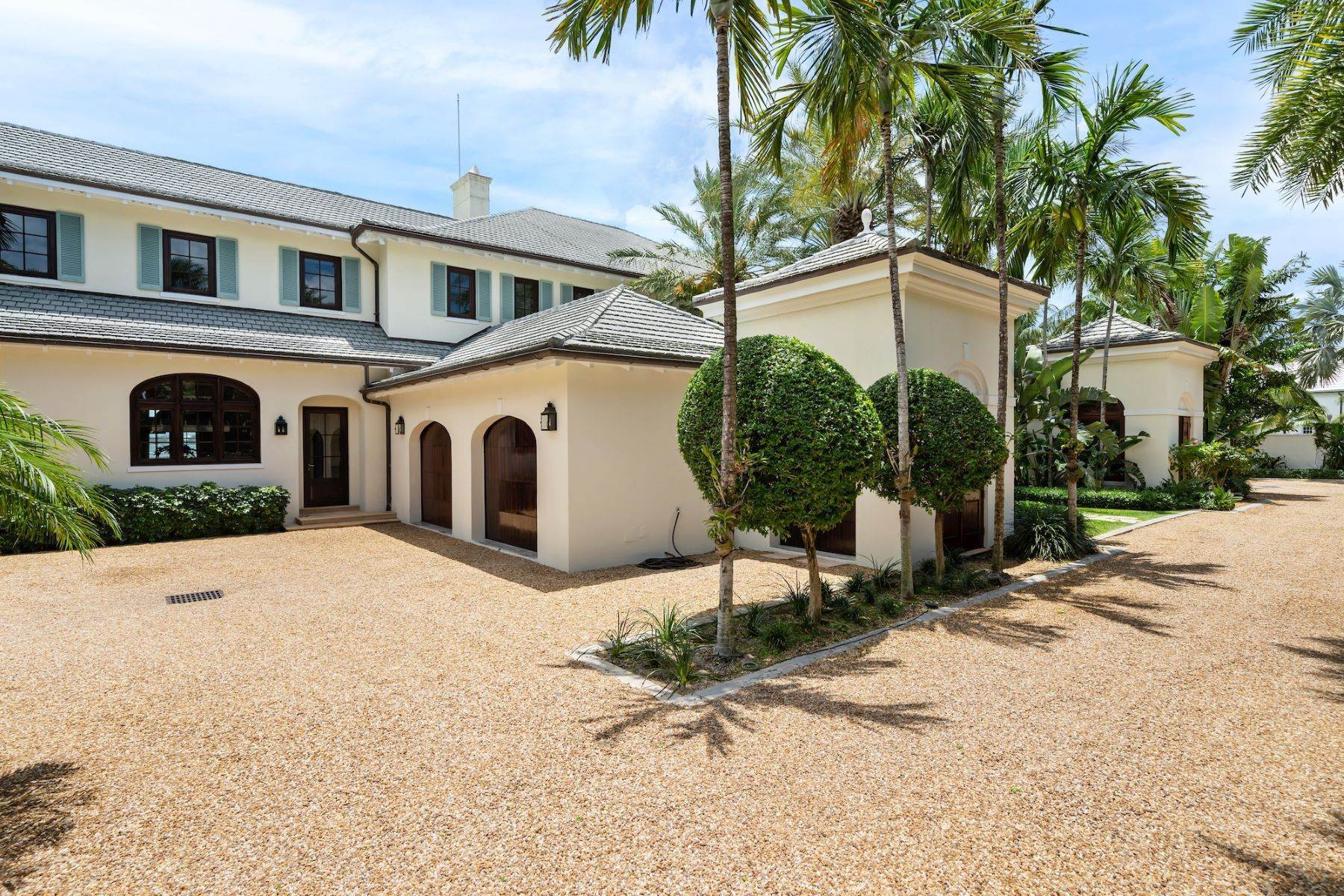 45. Single Family Homes for Sale at Sundara, Ocean Club Estates Ocean Club Estates, Paradise Island, Nassau and Paradise Island, Bahamas