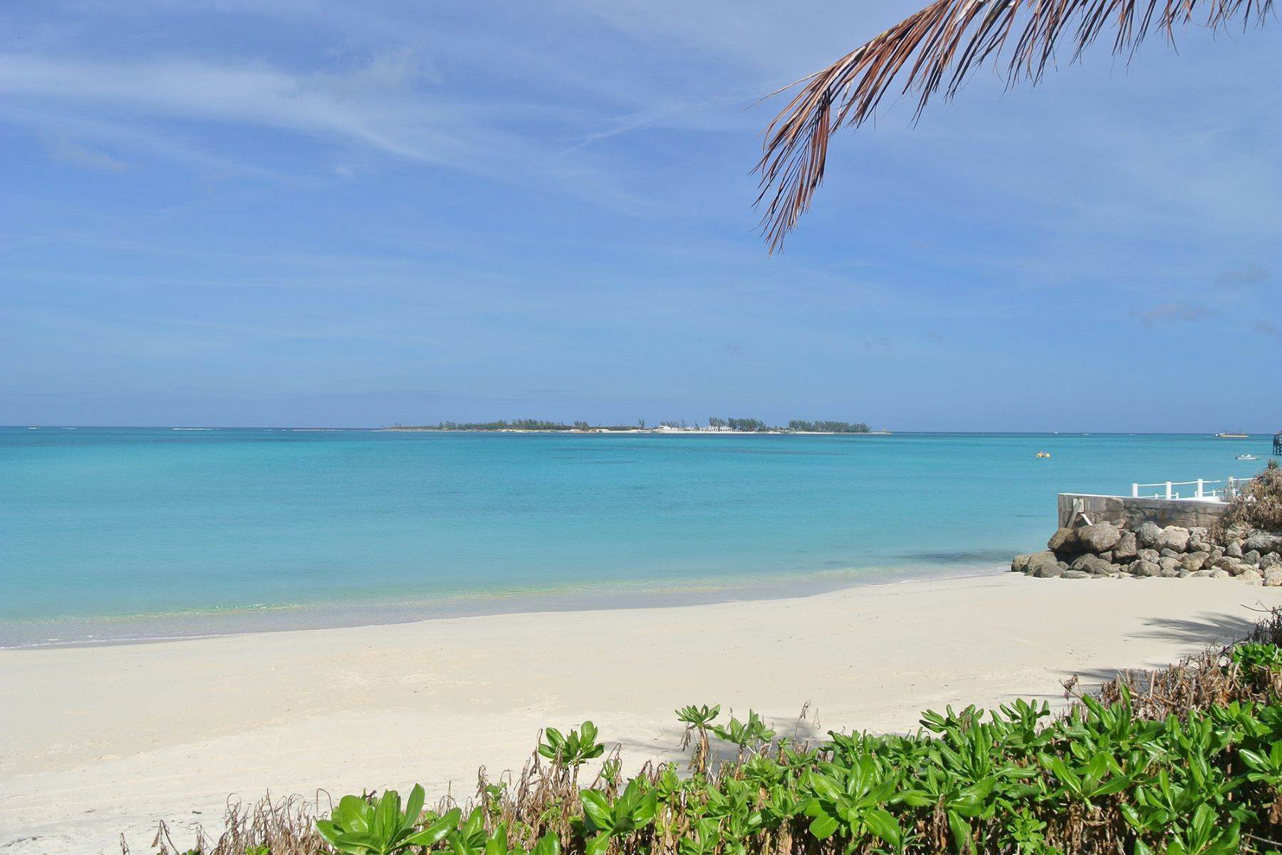 19. Condominiums for Sale at Bayroc, Roc Tower Bayroc, Cable Beach, Nassau and Paradise Island, Bahamas
