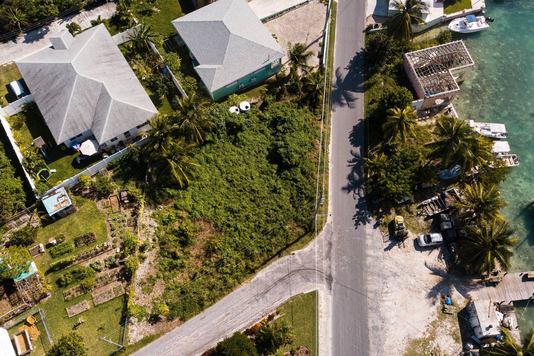 4. Other Residential Homes for Sale at Harbourfront Property with Hillside Lot Spanish Wells, Eleuthera, Bahamas