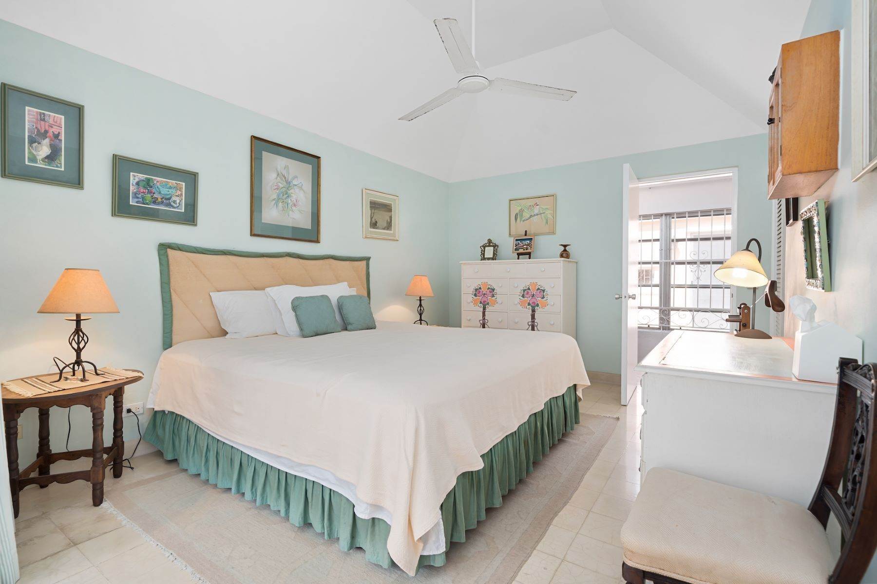 11. Single Family Homes for Sale at La Casita, Prospect Ridge Prospect Ridge, Nassau and Paradise Island, Bahamas