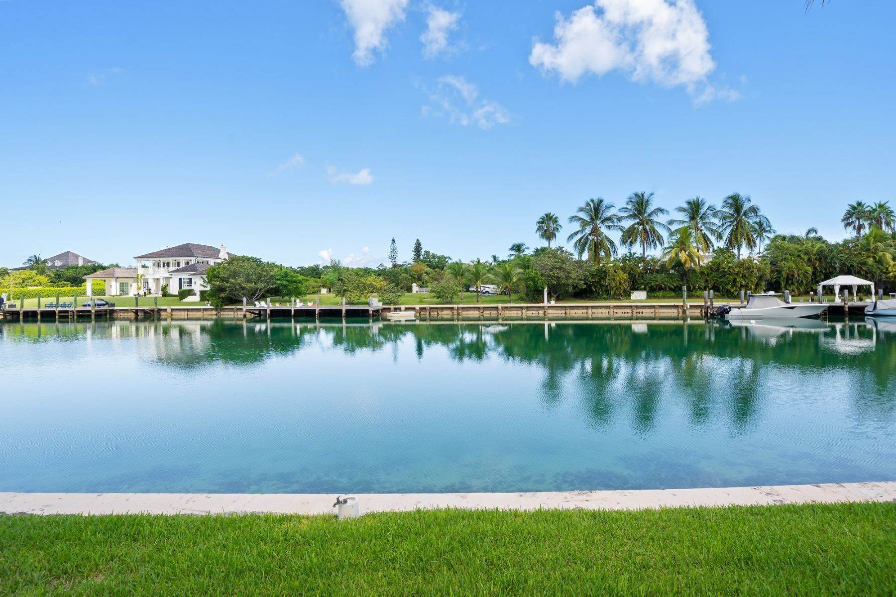 5. Townhouse for Sale at Lyford Cay, Nassau and Paradise Island, Bahamas