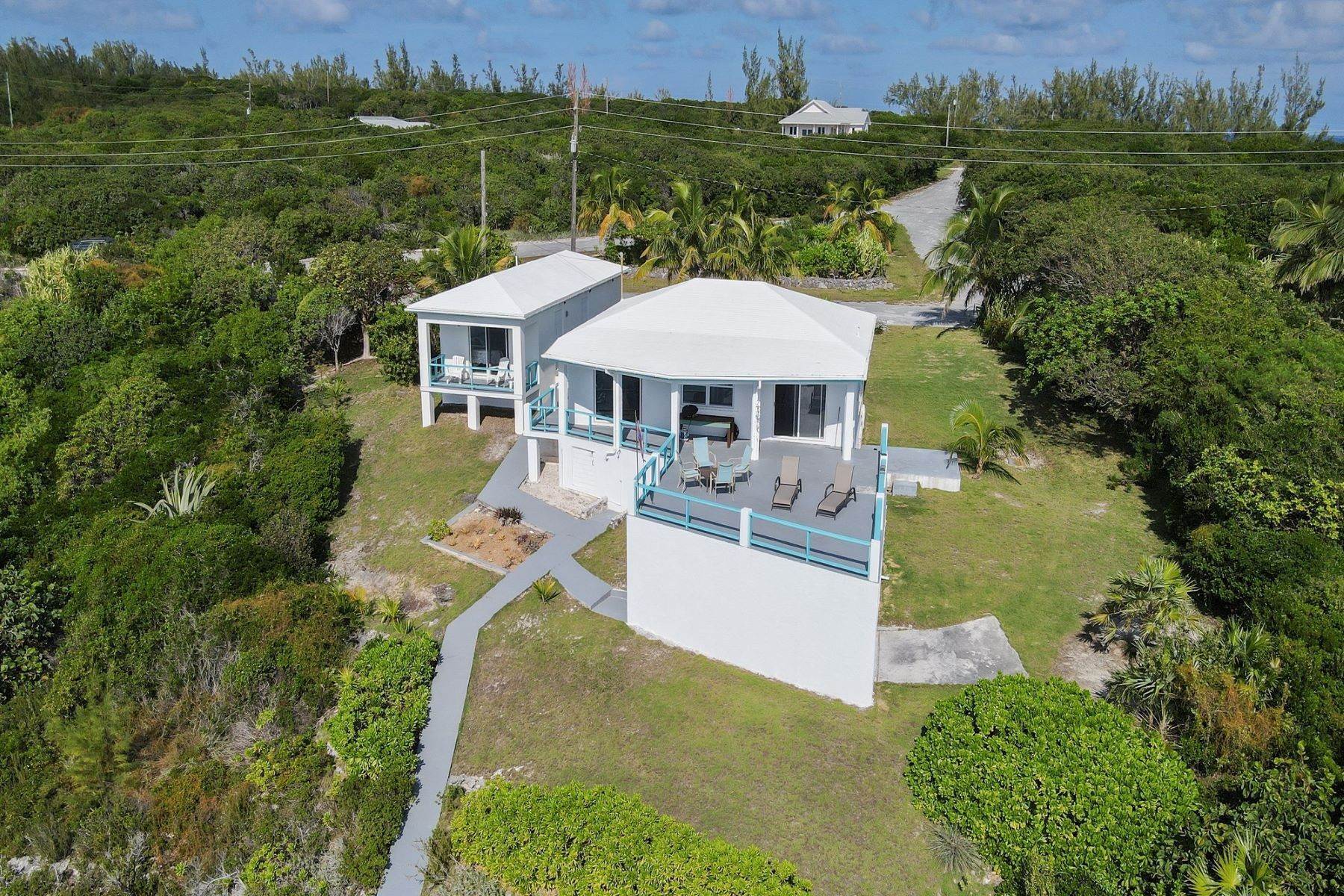 4. Single Family Homes for Sale at Hillside Home with Remarkable Water Frontage Rainbow Bay, Eleuthera, Bahamas