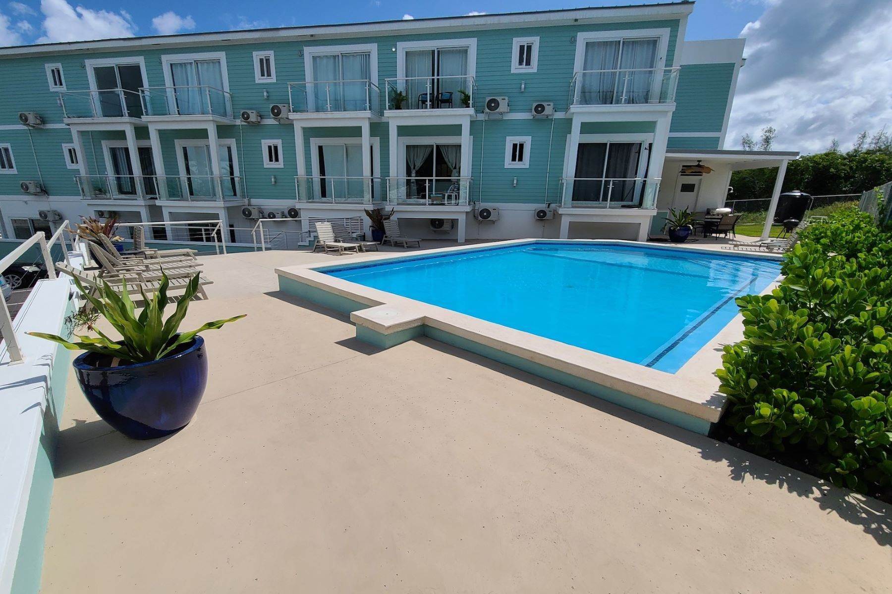 15. Apartments for Sale at Love Beach, Nassau and Paradise Island, Bahamas