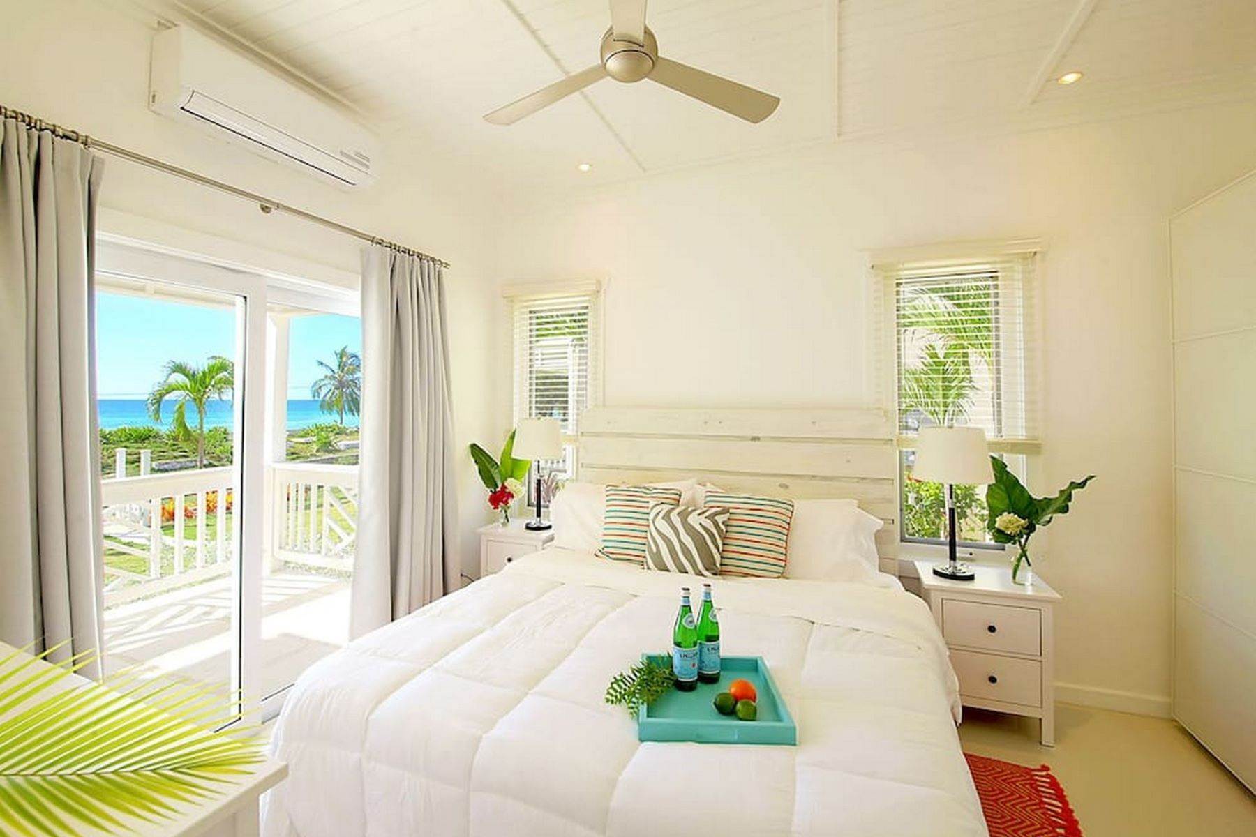 9. Multi-Family Homes pour l Vente à Modern Apartment with Outstanding Views of Anchor Bay Governors Harbour, Eleuthera, Bahamas