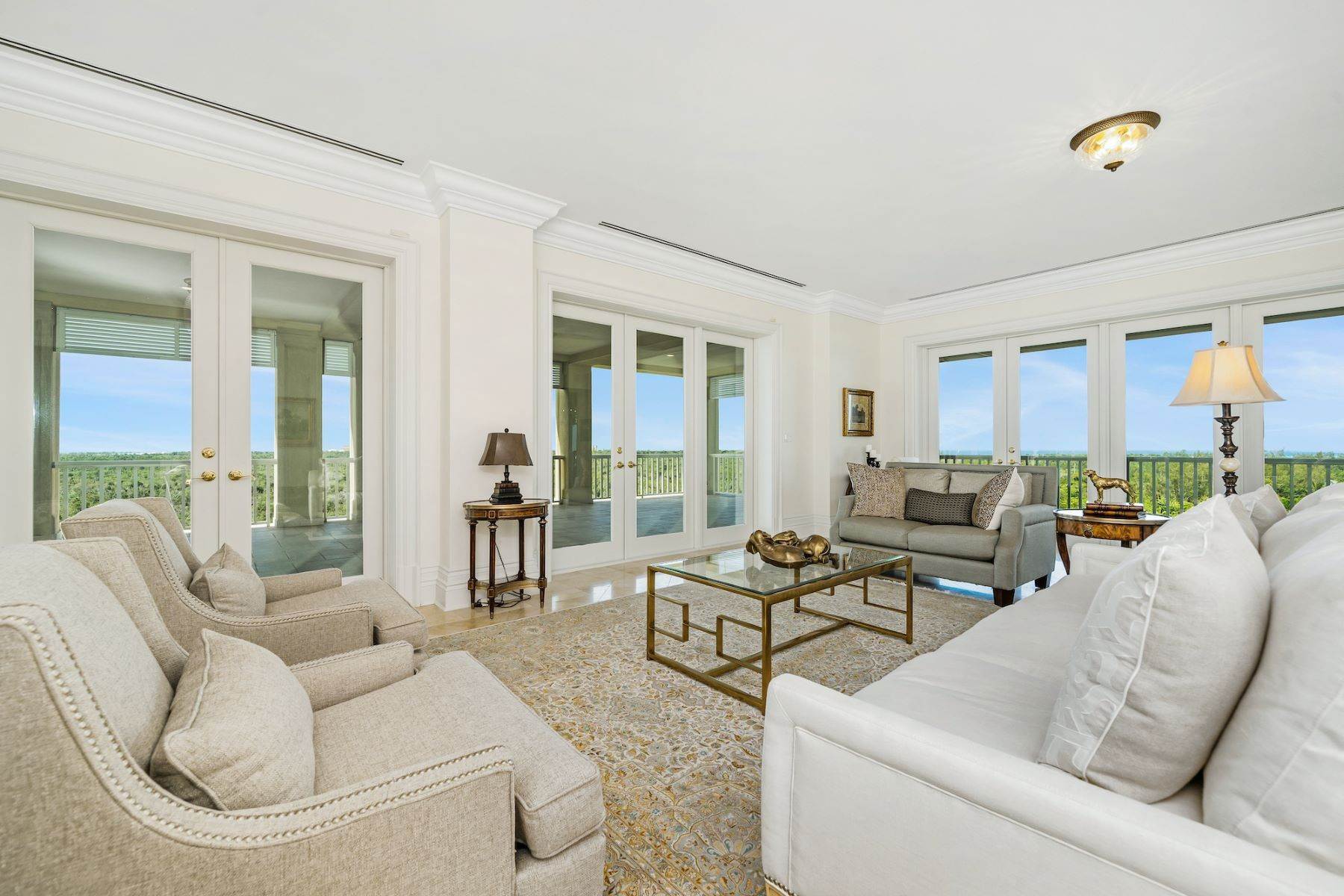 Condominiums 为 销售 在 502 Sunnyside Penthouse 来佛礁, 新普罗维登斯/拿骚, 巴哈马